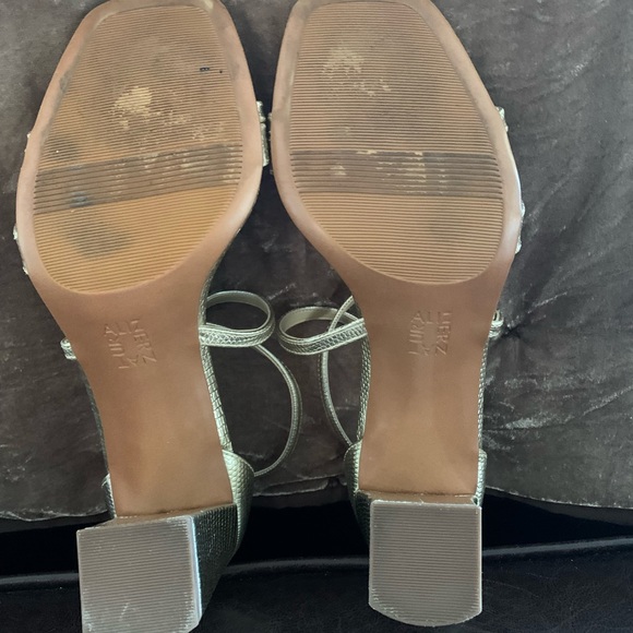 Naturalizer Heels - Picture 5 of 7